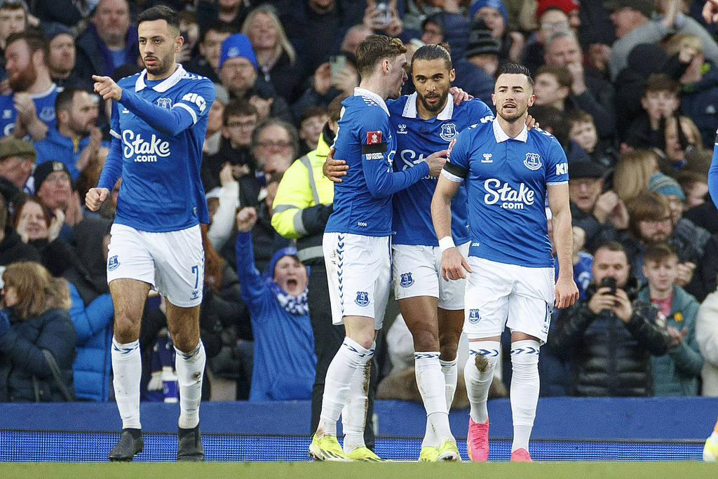 开云体育官网-埃弗顿客场战平，对手展示出色意志