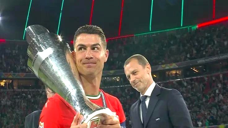 葡萄牙队即将出征,冠军奖杯等候的简单介绍 葡萄牙队即将出征,冠军奖杯等候的简单介绍