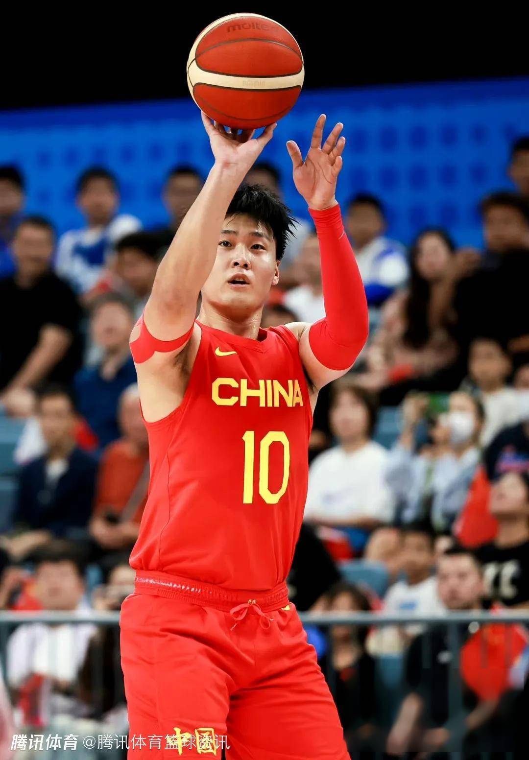 球队冲击总冠军,球员信心满满的简单介绍 球队冲击总冠军,球员信心满满的简单介绍