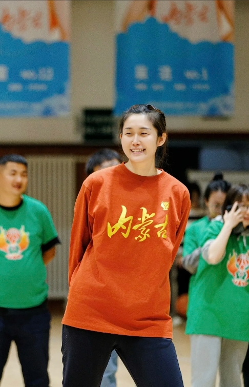 年轻球员亮相赛场,实力惊艳一众 年轻球员亮相赛场,实力惊艳一众