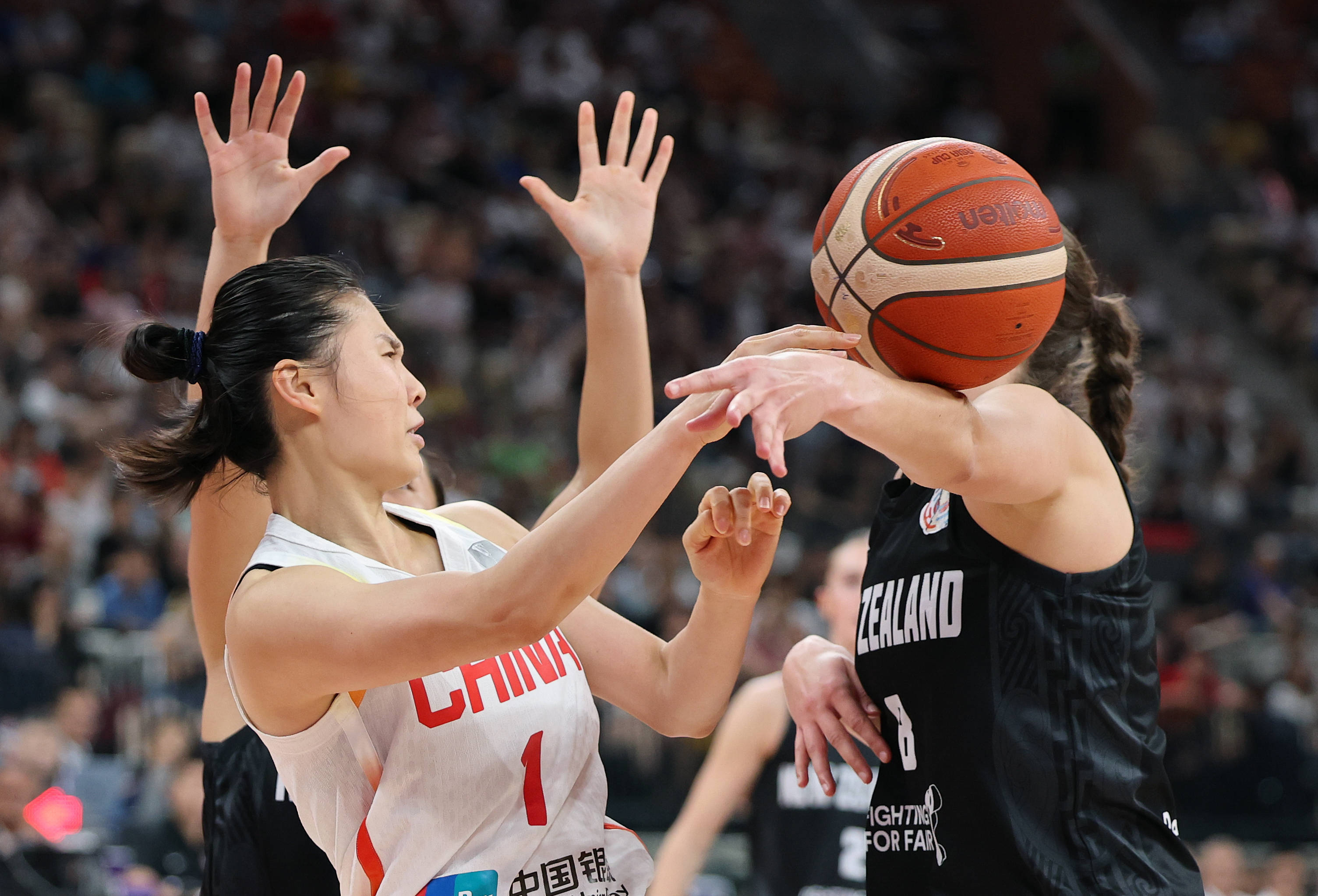 包含亚洲篮球比赛激烈开战,全球球迷热情支持的词条 包含亚洲篮球比赛激烈开战,全球球迷热情支持的词条