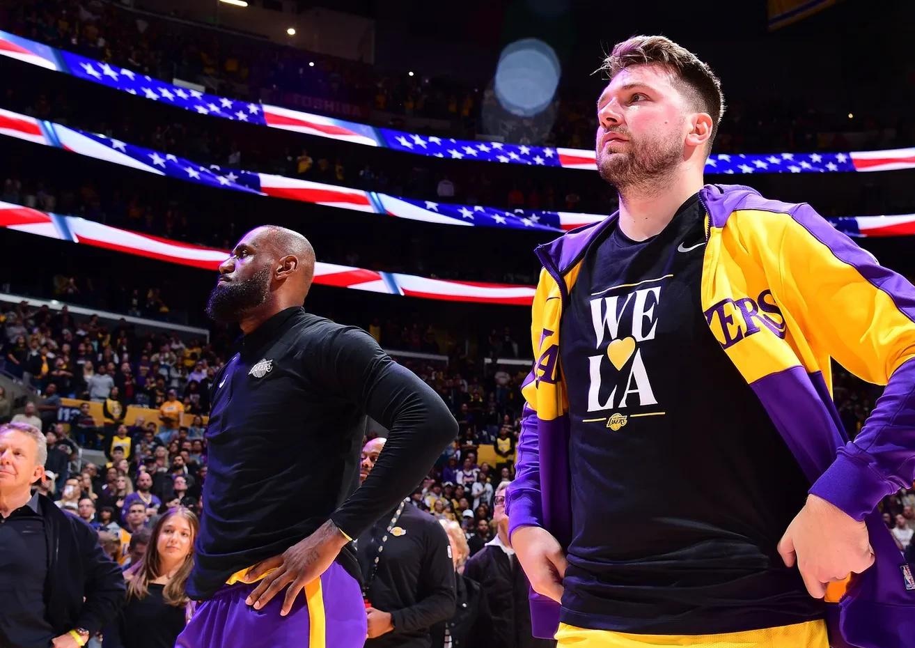 篮网队惜败于对手,遭遇失利 篮网队惜败于对手,遭遇失利