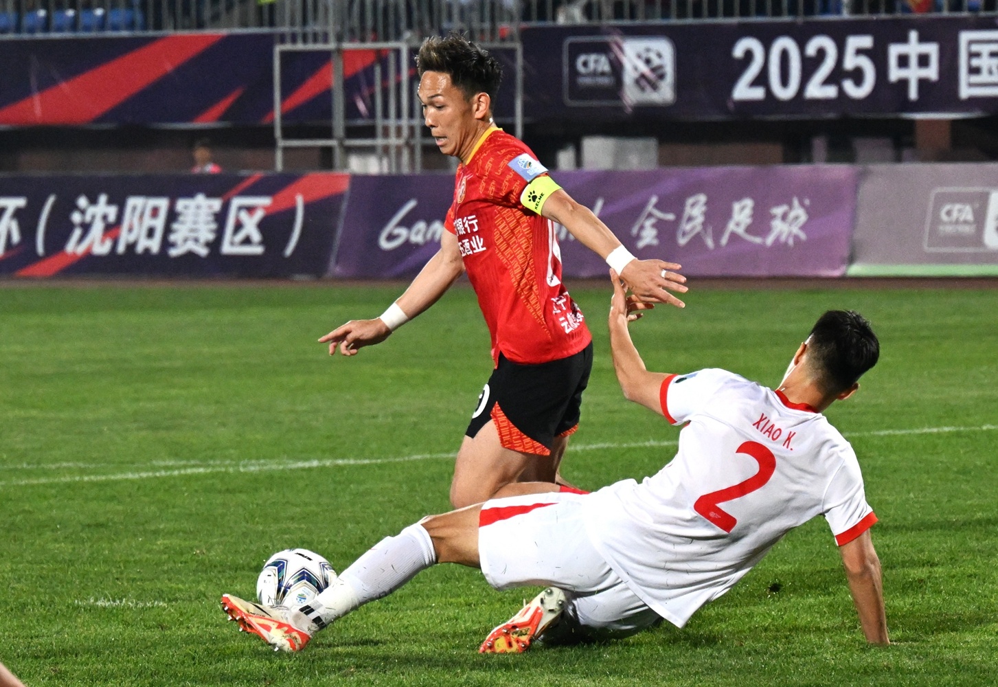 某队新晋球员崭露头角，帮助球队取得连胜