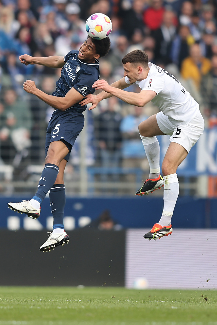 美因茨在德甲比赛中拼尽全力,却输给对手 美因茨在德甲比赛中拼尽全力,却输给对手