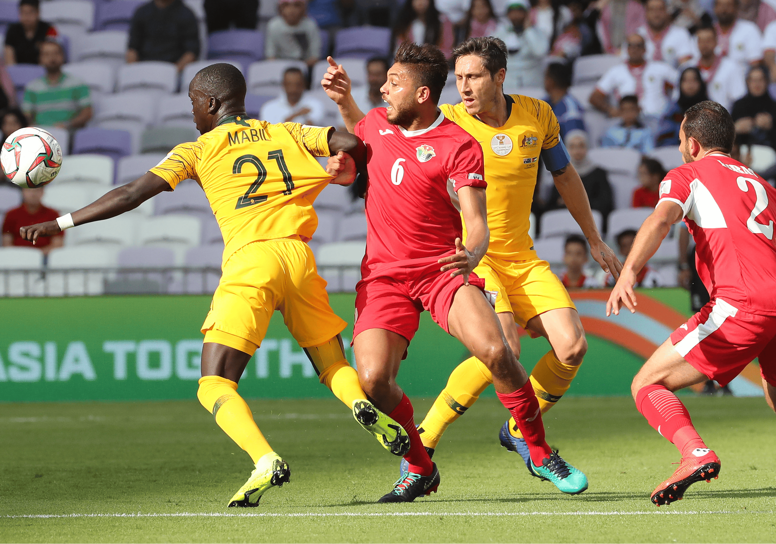 包含欧洲预选赛比赛日本队力克对手的词条